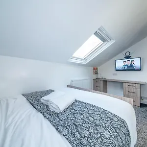 Homestay *ra12s* For Your Relaxed & Cosy + Free Parking + Free Fast Wifi *, Leeds (West Yorkshire)